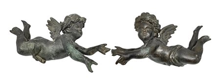 Coppia di angeli in bronzo.
