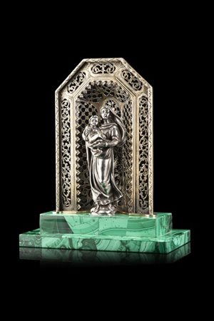 Ronchi. Tempietto in argento dorato traforato e cesellato a fiori e volute con