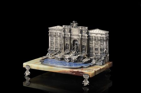 Modello della Fontana di Trevi in argento titolo 800, vasca lastronata in lapis