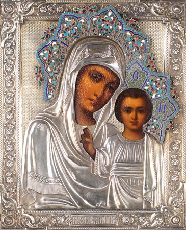 Icona, Russia, XIX secolo raffigurante Madonna col Bambino, con ritza in...