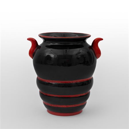  DERUTA, anni "30. <br>Un vaso in ceramica 