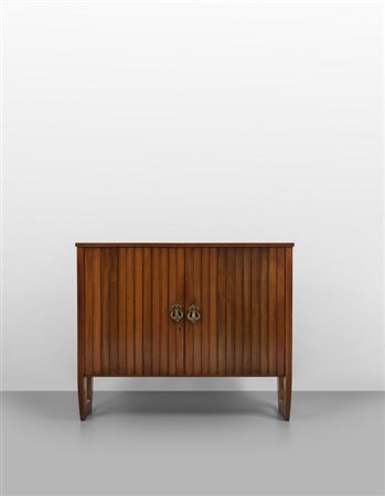 ANTONIO CASSI RAMELLI <br>Una credenza, anni 