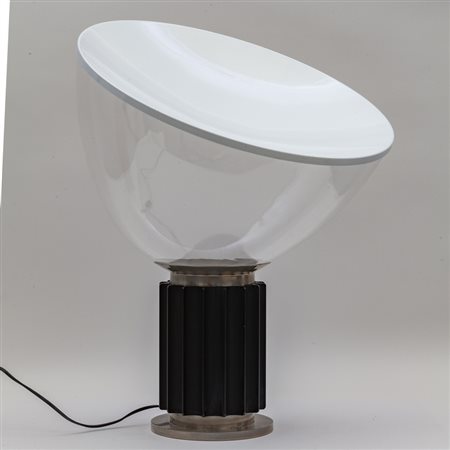 ACHILLE CASTIGLIONI <br>Una lampada da tavolo 