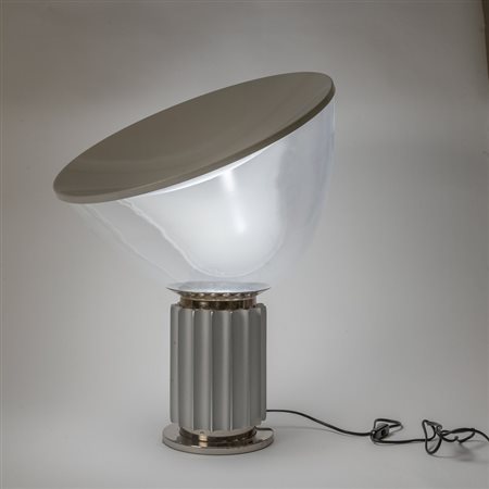 ACHILLE CASTIGLIONI <br>Una lampada da tavolo 