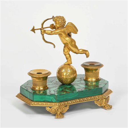 Calamaio in bronzo dorato e malachite raffigurante "Eros". Russia, epoca...