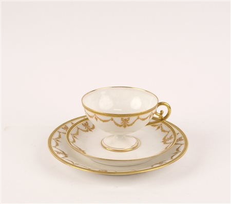 TAZZA DA COLLEZIONE IN PORCELLANA AVORIO E ORO Limoges Francia completa di...