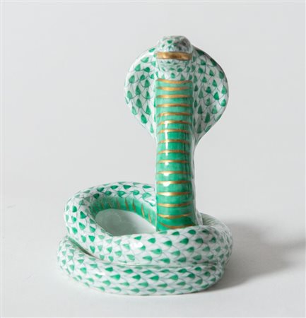 HEREND. "Cobra". Statuetta in porcellana ungherese decorata a mano con motivo...
