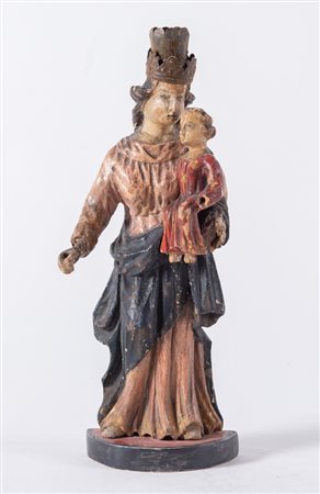 "MADONNA CON BAMBINO" in legno intagliato e laccato. Francia, fine del XVIII...