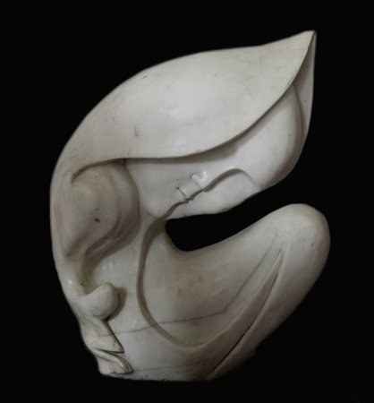 Ignoto. Scultura in marmo raffigurante volto femminile (cm 75x60x20) su piedist