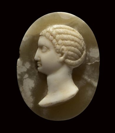 A two-layered agate cameo. Bust of a roman empress. 