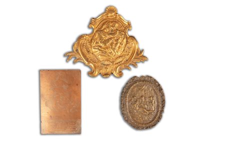 Lotto composto da due placche in bronzo e una lastra in rame da incisione, secoli XVII - XVIII