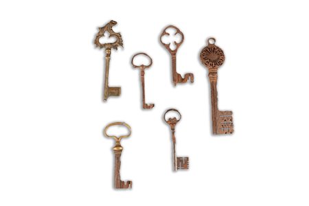 Lotto composto da sei antiche chiavi in ferro e bronzo