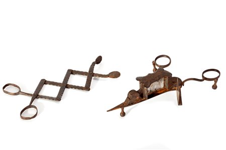 Lotto di due antiche forbici in ferro