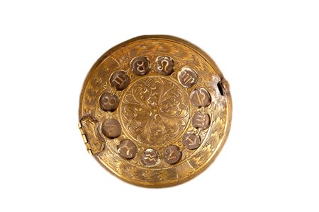 Scatola circolare in bronzo finemente incisa con simboli zodiacali sul coperchio, secoli XVII - XVIII