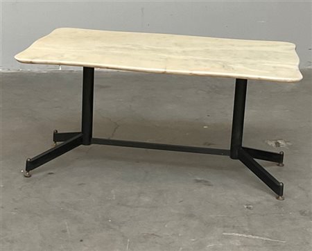 Tavolino da salottto con struttura in metallo verniciato nero, piedini in otton