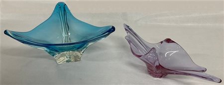 Manifattura di Murano
Lotto di due vasi in vetro ametista chiarissimo e azzurro