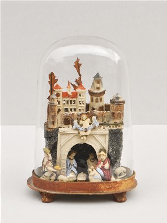 Presepe, XIX sec.;Materiali diversi, coprivivande in vetro, alt. totale 21,5 cm