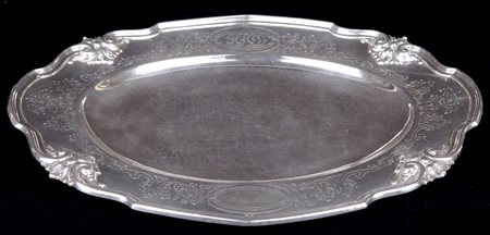  
Vassoio ovale in argento sterling, Stati Uniti, Gorham, epoca Libery 
 cm 36,5x27 - gr. 680