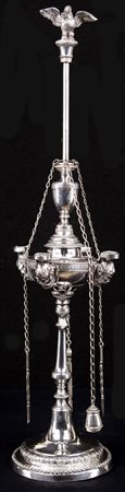  
Lucerna in argento, XIX secolo 
 altezza cm 52,8 - peso netto gr. 1075