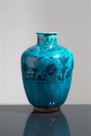 Majolica vase. North Africa. 17th century