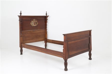 Wooden single bed and a half. Lombardy. 17th c