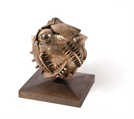 ARNALDO POMODORO Senza titolo, 2003 Bronzo, diametro cm. 15 esemplare n° 1/30...