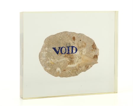 GEORGE BRECHT Void fossile incluso nel plexiglass firmato sul retro...