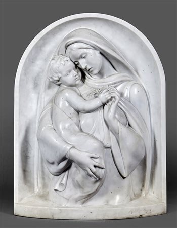 Angelo Montegani "Madonna con Bambino" 
scultura in marmo (cm 80x60)
Firmata in