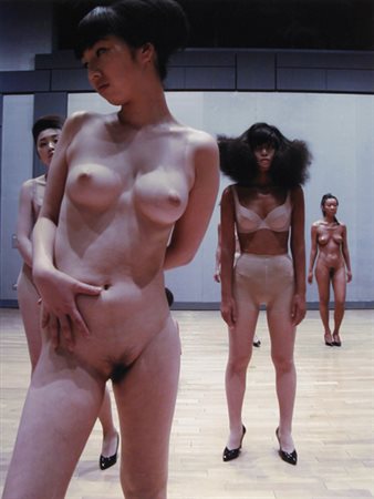 VANESSA BEECROFT (1969) vb 37.342.vb Top 20: Spiral Wacoal Art Center, Japan...