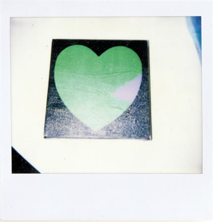 ANDY WARHOL (1928 – 1987) Cuore anni ‘80 polaroid 10,3x10,2 cm timbro sul...