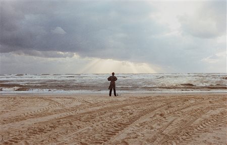 Luigi Ghirri (1943-1992)  - Egmond au See, Olanda, dalla serie "1/125 luce naturale", 1980