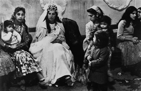 Josef Koudelka (1938)  - Mariage, Paris, years 1980