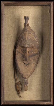 MASCHERA IN LEGNO 
Papa Nuova Guinea, Sepik