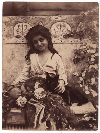 Von Gloeden, Wilhelm (Wismar1856-Taormina  1931)  - Bambina con gatto nero