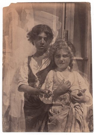 Von Gloeden, Wilhelm (Wismar1856-Taormina  1931)  - Due bambine vicine