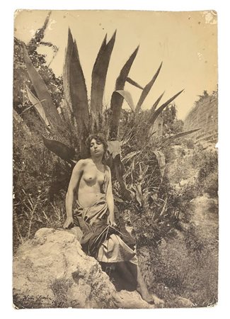 Von Gloeden, Wilhelm (Wismar1856-Taormina  1931)  - Donna seminuda e agave,  c 1910