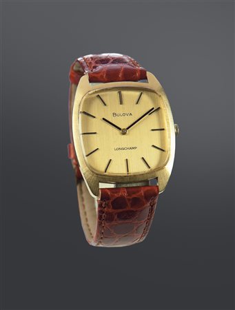 BULOVA Modello Longchamp, anni '70 Cassa tonneau in oro giallo Movimento a...