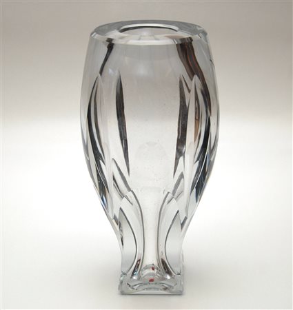 Baccarat, vaso in cristallo<br>Dimensioni: cm 