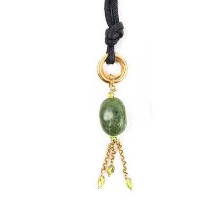 COLLANA con cordone nero e pendente in oro giallo 18 KT