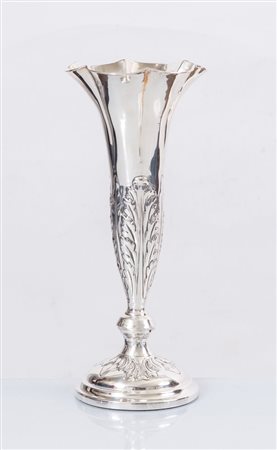 Argentiere inglese, Birmingham, 1901. Vaso in argento 925. Reca punzoni:...