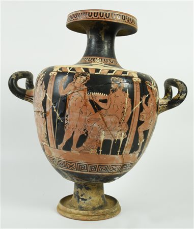 GRANDE HYDRIA APULA A FIGURE ROSSE DATAZIONE: 320-300 a. C. MATERIA E...