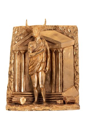 Giorgio De Chirico  (Volo, 10/07/1888 - Roma, 20/11/1978) 
Minotauro pentito 
Bronzo dorato 40x33x15 cm