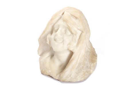 Scultura in marmo raffigurante busto di fanciulla sorridente, inizi secolo XX