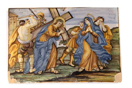 Formella in maiolica raffigurante la salita al Calvario, manifattura Castelli, secolo XVIII 