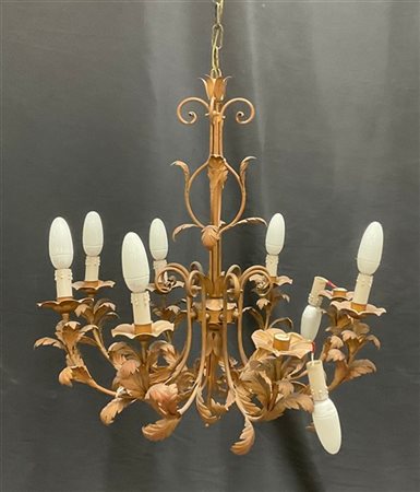 Lampadario a otto luci in metallo decorato con foglie sagomate (d cm 66) (difet