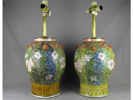 Cina (inizio XIX secolo) Coppia di giare Canton in porcellana Altezza 52 cm...