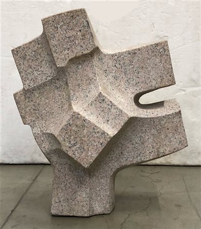 Vittorio Di Muzio "Stellare" Anni '70
scultura in granito
h cm 49 (difetti e res