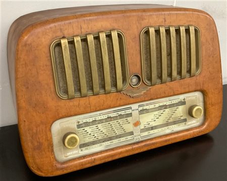 Irradio Radio a valvole modello "K 55". Prima metà secolo XX. Scocca in legno. (