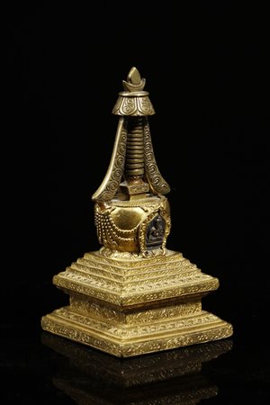  Arte Himalayana - Stupa in bronzo dorato
Tibet, XIX secolo.