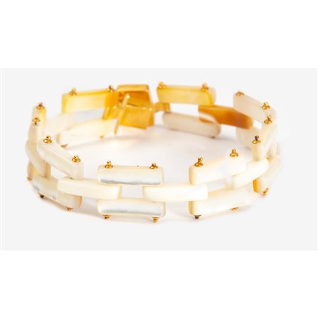 BRACCIALE in oro giallo 18 KT e madreperla (g. 15,30)